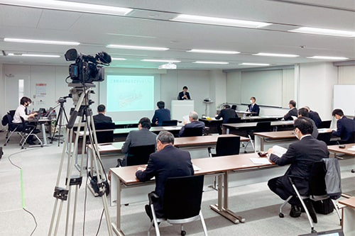 教育プログラムのハイブリッド配信　写真