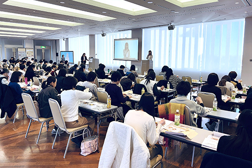 食物アレルギーセミナー “安全で安心な 子どもの笑顔を守る 食の未来” 会場の写真